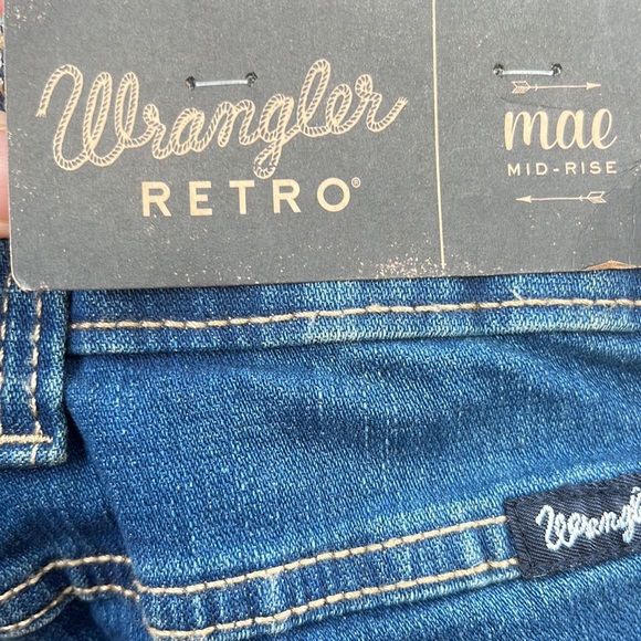 WOMENS WRANGLER RETRO MAE BOOT CUT JEAN: Vivianna 30 x 32 - Picture 6 of 11
